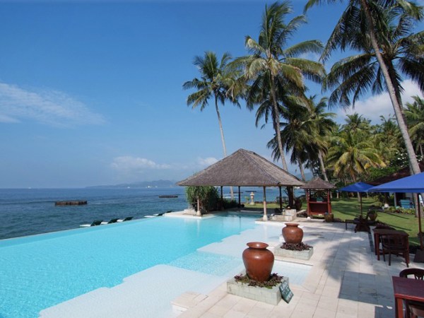 bali_ostkueste_lotus_bungalows_pool