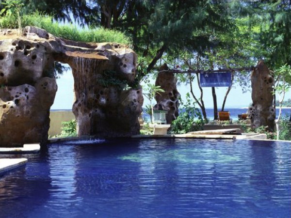 gili_trwangan_villa_almarik_pool_01